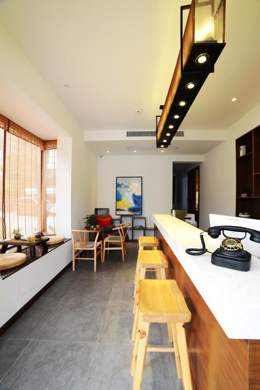 Hangzhou Puyu Travelling With Hotel エクステリア 写真